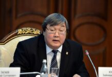 Политолог: Пытаясь построить демократическое государство, мы построили бюрократическую и олигархическую страну