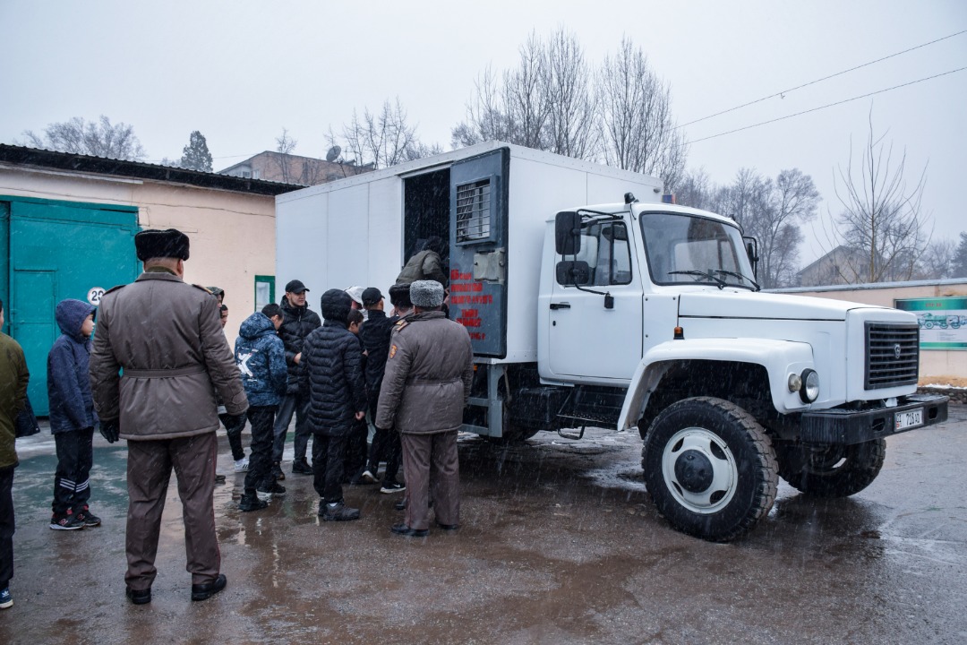 079649f1 7a35 4d4a b64c 1ab26b22eb6a В закрытой военной части Бишкека провели день открытых дверей для детей-сирот