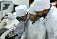 В КР закрываются 12 частных медицинских вузов, — Бейшеналиев