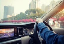 Депутаты предлагают отменить запрет на ввоз праворульных авто