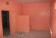 В ИВС ГУВД Бишкека затеяли капремонт. Стены покрасили в оранжево-красный