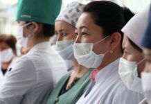 Бейшеналиев: Врачам поднимут зарплату на 50% либо на 100%