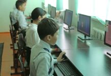 «Кумтор» обеспечил компьютерами и мебелью школу в Балыкчи