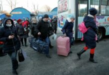 В посольстве КР сообщили, сколько кыргызстанцев уже покинули Украину