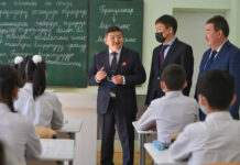Акылбек Жапаров: Я до сих пор помню имена своих первых учителей и очень им благодарен