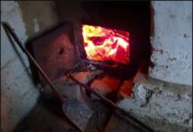 Ноокатта тогуз жашар небереси менен жубайлар көмүр исине ууланып каза болушту