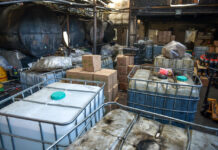 Склад ГСМ в Бишкеке, где произошел пожар, продолжал работать. Его опечатали