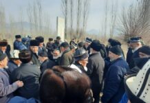 Кыргыз, тажик аксакалдары: Жаштарды ынтымакка чакыруу керек