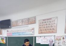 «Өтмөк» аталышындагы рейд өтүп, окуучулар жол чырактын макетин жасашты