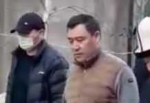 Садыр Жапаров побывал на похоронах Молдомусы Конгантиева. ВИДЕО