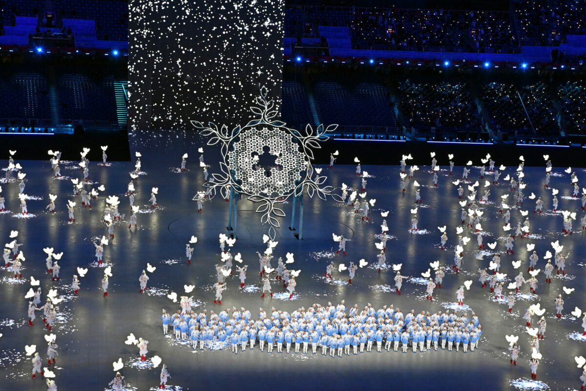 dos 8253 Садыр Жапаров посетил церемонию открытия Зимней Олимпиады в Пекине. ФОТО