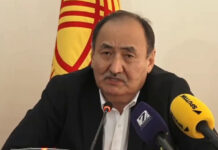 Таласцы требуют отставки Алымкадыра Бейшеналиева и грозят ему судом