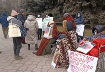 Онкологиялык ооруга чалдыккан жарандар митингге чыкты