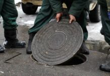 В Бишкеке в люке теплотрассы нашли тело мужчины