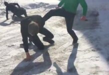 В Кара-Балте школьники устроили массовую драку. Один попал в больницу