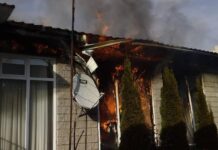 В пансионате на Иссык-Куле сгорел коттедж. ФОТО