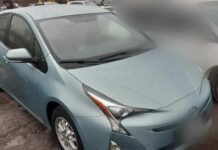 Бишкекчанин угнал из автосалона «Тойоту приус»