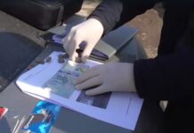 На КПП «Ак-Тилек-Автодорожный» с водителей грузовиков вымогали деньги. Задержаны трое