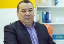 Балбак Түлөбаев жыйында мектептердеги кол көтөрүү маселесин көтөрдү