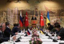 Орусия менен Украинанын өкүлдөрү Түркияда согушту токтотуу жолдорун талкуулашууда