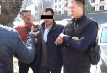 Инспектор по эконадзору задержан за вымогательство в Кара-Суу