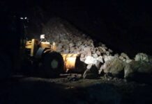 На автодороге Бишкек-Ош произошел камнепад. ФОТО