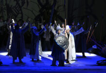 Кыргызский драмтеатр им. Т.Абдымомунова возобновил работу после капремонта. ФОТО