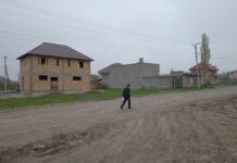 «Кадастр» выдал 2,5 тыс. техпаспортов на самовольно построенные дома близ Бишкека