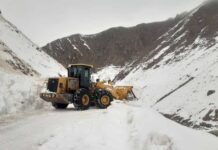 Трасса Бишкек-Ош расчищена после схода лавины и открыта для проезда