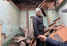 Обрушение стены многоэтажки в Бишкеке. Мэр побывал на месте ЧП. ФОТО