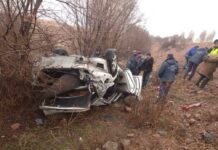 На трассе Балыкчи — Каракол перевернулась легковушка. Пострадала женщина