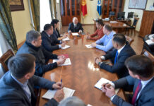 Мэр Бишкека встретился с руководителями сети гипермаркетов «Фрунзе» и «Глобус»