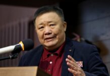 Токтогул Какчекеев: Орусия Украинаны толугу менен басып, кийин жаңы күчтүү армия курасыңар дегени туура