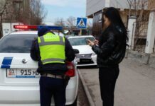 В Бишкеке патрульные оштрафовали племянницу президента за нарушение ПДД