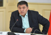 Чек арага чеп болуп туруп, бир да килограмм май, ун, кумшекер өткөрбөгүлө, – Ташиев