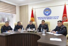 Ар бир милиция кызматкери элге ачык болуп, жарандарга, коомго ак-ниет кызмат өтөгөнгө милдеттүү, – министр