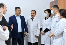 Президент Улуттук госпиталдын травматология бөлүмүнө барды