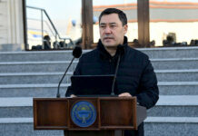 Садыр Жапаров Турдакун Усубалиевдин эстелигинин ачылыш аземине катышты