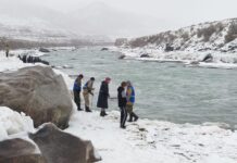 В Нарыне продолжаются поиски 8-летнего мальчика, упавшего в реку