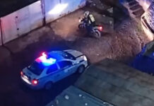 Патрульный направил пистолет на мотоциклиста. В УПСМ показали видео погони за нарушителем