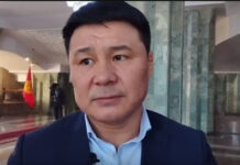 Тазабек Икрамов предлагает забирать у школьников мобильники, чтобы не провоцировали учителей