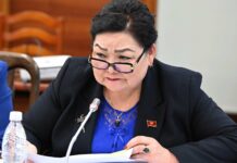 Депутат Надира Нарматова снялась в клипе про саму себя