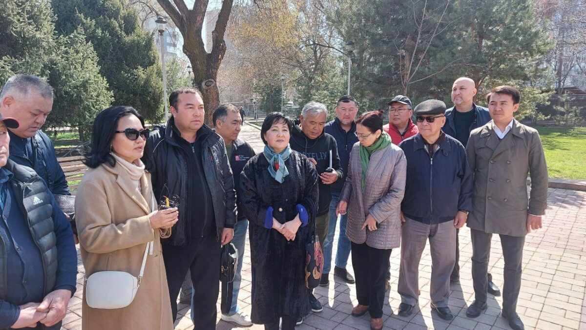 opp Бишкекте «Кыргызстан бириккен демократиялык кыймылы» аттуу оппозиция түзүлдү