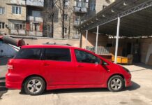 Бишкекчанин оставил заведенную машину возле дома и ее угнали