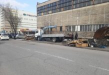 На Карпинке снесли 6 точек фастфуда. ФОТО