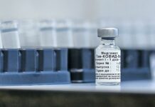 В России зарегистрировали первую в мире назальную вакцину от COVID-19