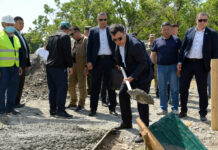 Cадыр Жапаров “Рухий Мурас” конушундагы мектептин жаңы имаратын куруу үчүн капсула салды