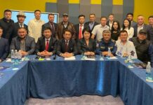 Анвар Оморканов переизбран на пост президента Федерации хоккея КР