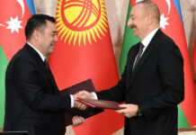 Жапаров менен Алиев стратегиялык өнөктөштүк жөнүндө Декларацияга кол коюшту