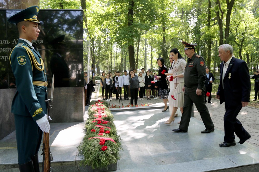 1351609.2bae31706cad51b43dc0f54530aa7244 В Бишкеке почтили память жертв аварии на Чернобыльской АЭС
